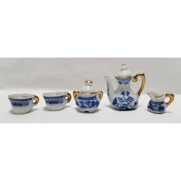 Vintage 7 Piece Miniature Blue Willow Hand Painted Porcelain Tea Set - Picture 1 of 7